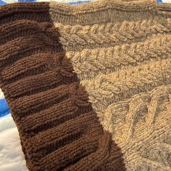 Handmade Knitted Wool Vest (L) - Picture 4 of 5